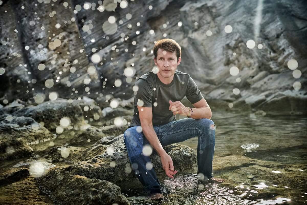 James Blunt - The Stars Beneath My Feet (2004-2021) (Limited Edition, Clear Vinyl) (2 LP) - Joco Records